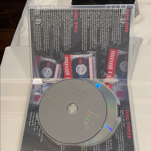 13 Reasons Why Season 1 DVD - Picture 3 of 4